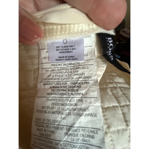 Hugo Boss Pillow Sham 26x26" Luxe Ivory Quilted Euro 100% Cotton Silk Border - Picture 5 of 6